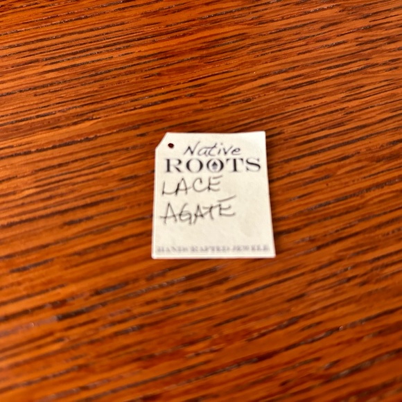 Native Roots Lace Agate Necklace - Picture 7 of 7